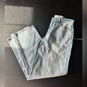Abercrombie & Fitch The Loose High Rise Jean